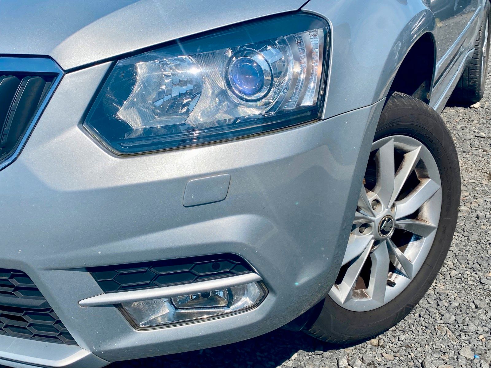 Fahrzeugabbildung SKODA Yeti 1.4 TSI Drive Navi Klima Xenon Temp PDC SHZ