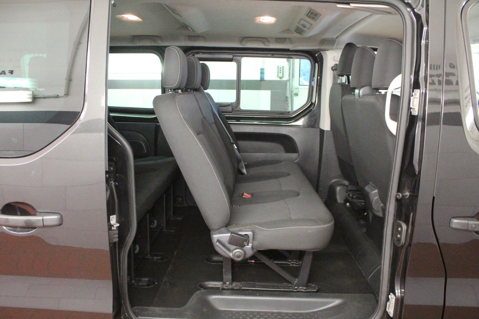 Fahrzeugabbildung Renault Trafic Grand dCi 145 Passenger *Navi*AHK*