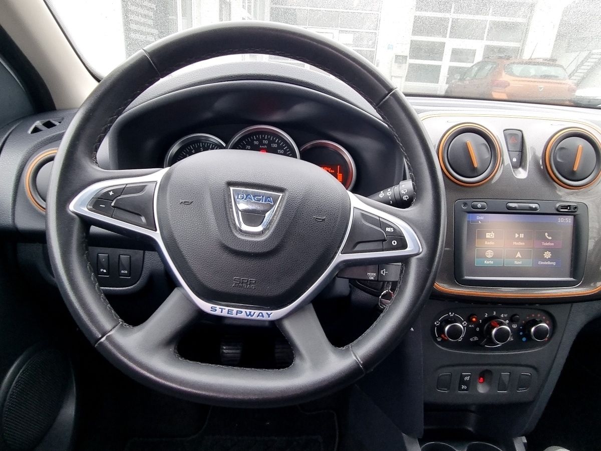 Fahrzeugabbildung Dacia Sandero Stepway Celebration TCe 90