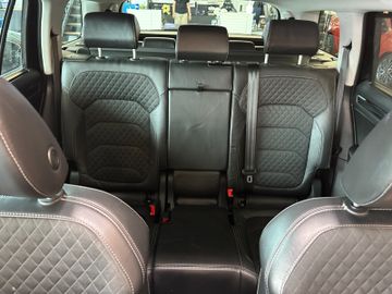 Skoda Kodiaq *7-SITZER*KEYLESS*PANO*MEMORY*AHK*LED*