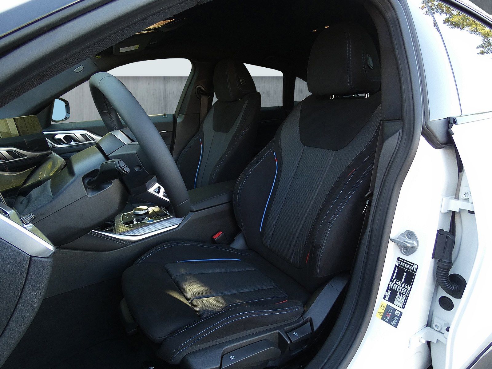 BMW i4 - Bild 10