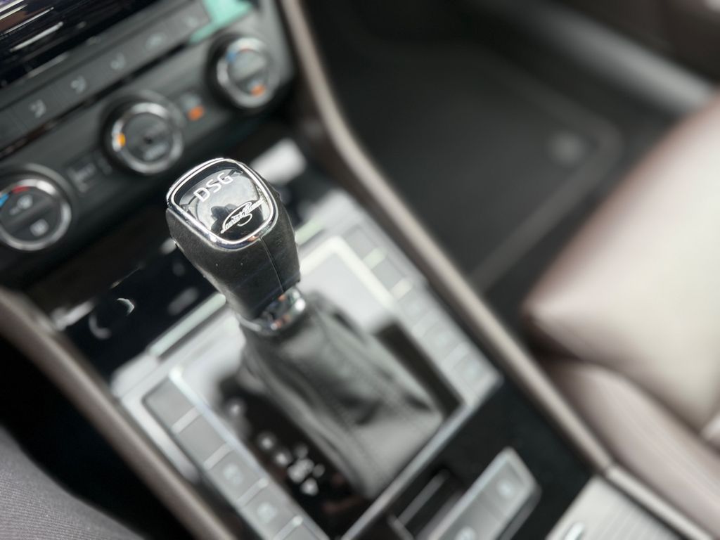 SKODA Superb – Bild 17 von 25