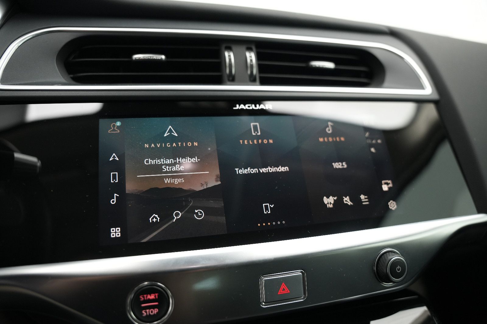 Fahrzeugabbildung Jaguar I-PACE 400 AWD/Black-Pack/CarPlay/MERIDIAN/89,6%