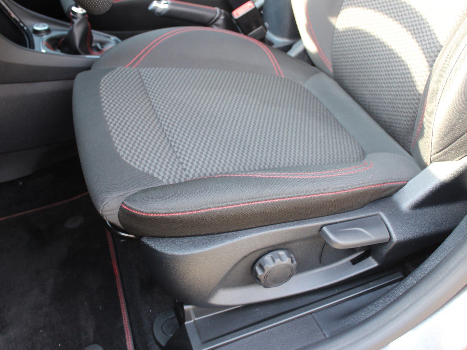 Fahrzeugabbildung Ford Puma ST-Line 1,0 EcoBoost Mild Hybrid