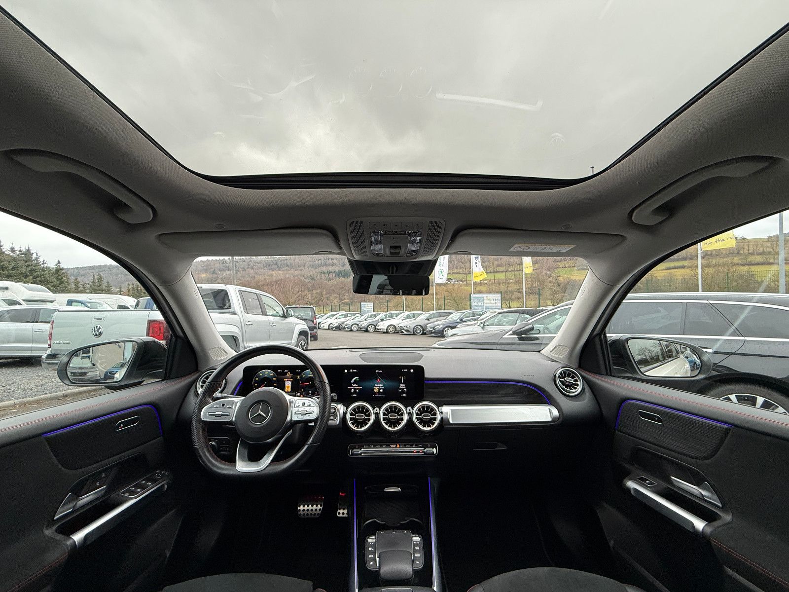 Fahrzeugabbildung Mercedes-Benz GLB 220d 4Matic AMG ACC AHK Kamera Ambiente Pano