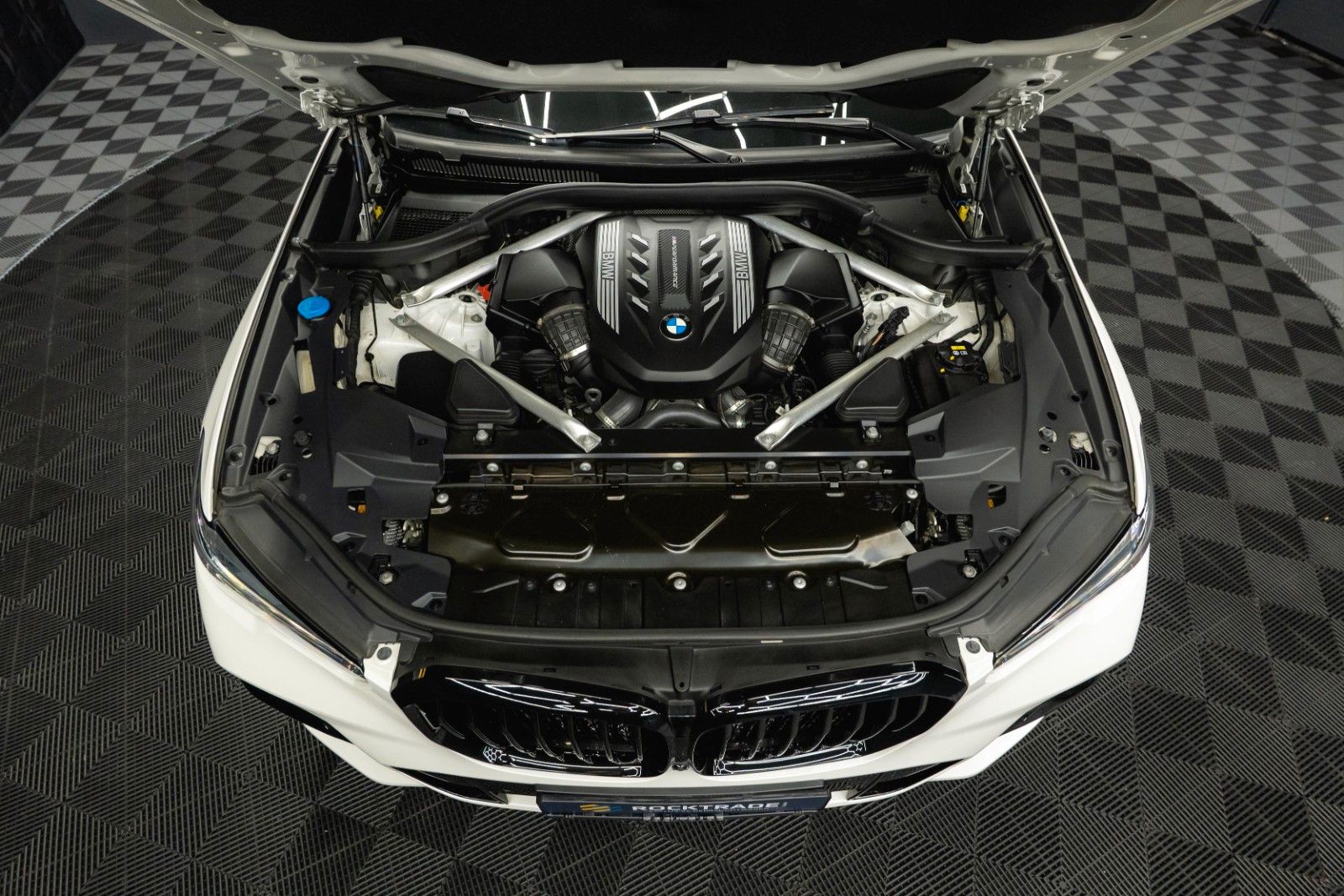 Fahrzeugabbildung BMW X5 M50i Shadow Line | ACC | Pano | Laser | Sky