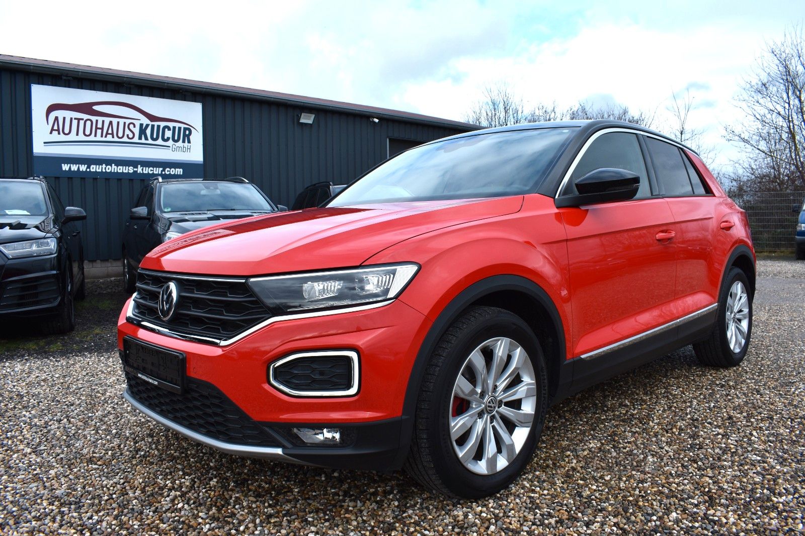 Fahrzeugabbildung Volkswagen T-Roc Sport 4Motion LED AHK Applecar Automatik