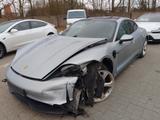 Porsche Taycan - Porsche: Unfallwagen
