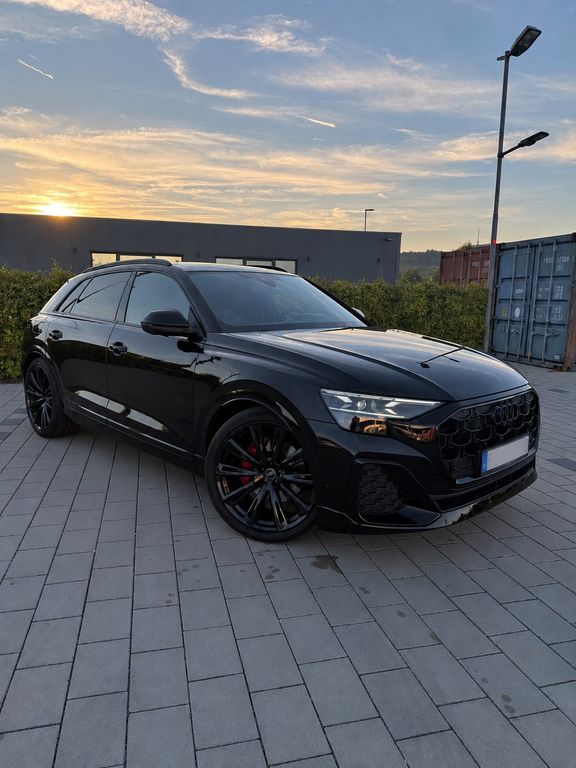 Image of Audi Q8