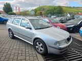 Skoda Octavia 1.6 Klimatr Anhkpl Sihzg Tempom Tüv - gebrauchte Skoda Octavia aus dem Jahr 2001