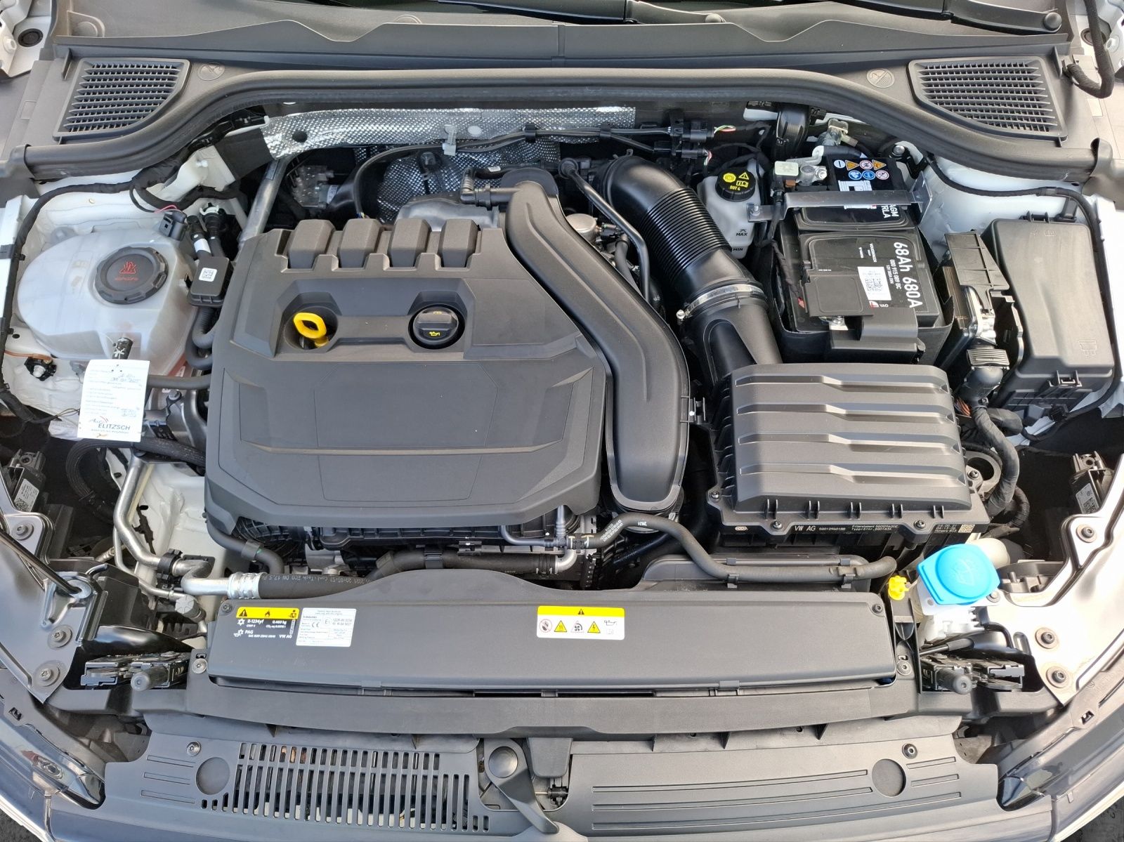 Fahrzeugabbildung Volkswagen Golf VIII Variant eTSI Stye DSG STH LED Navi AID