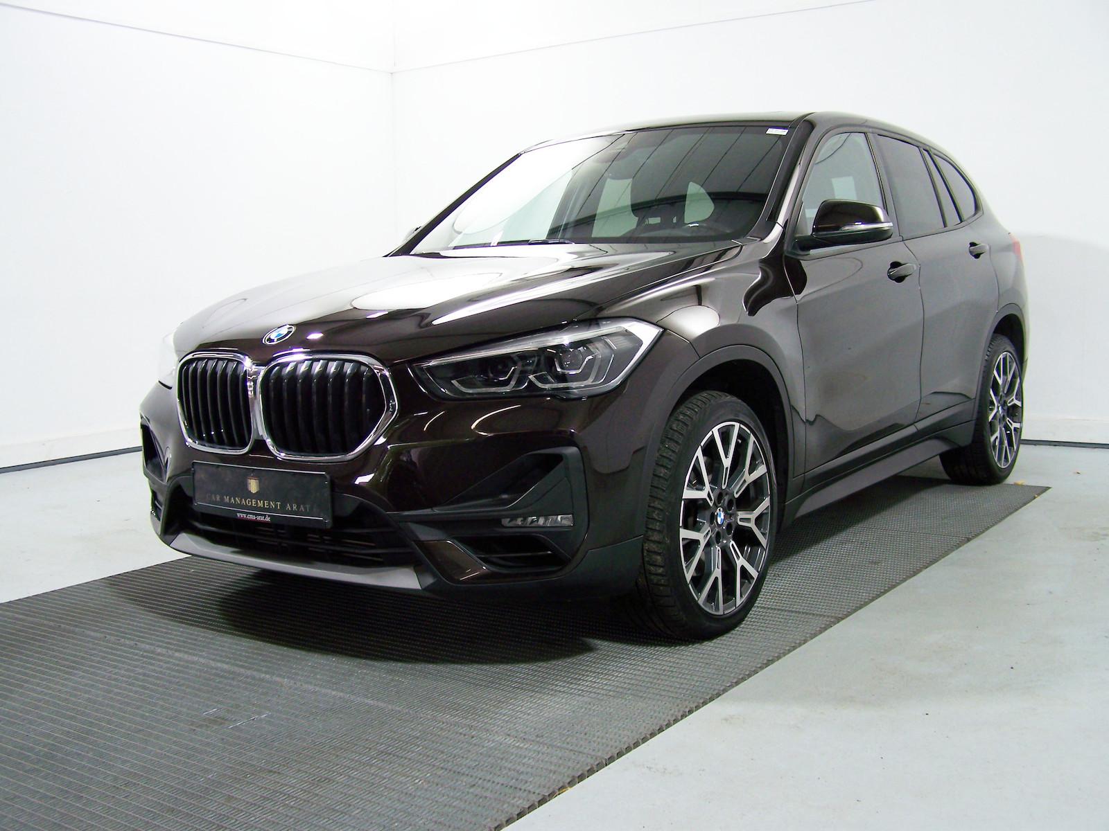 BMW X1 xDrive 20 i Advantage AUTOM PANOR+R19+LED+NAV
