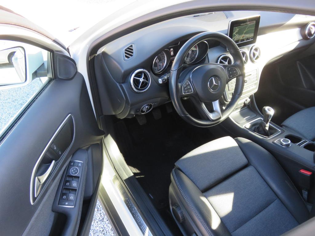 Mercedes-Benz GLA 180