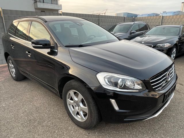 Volvo XC60 D4 Momentum/Navi/Xenon/Euro6/1Hand