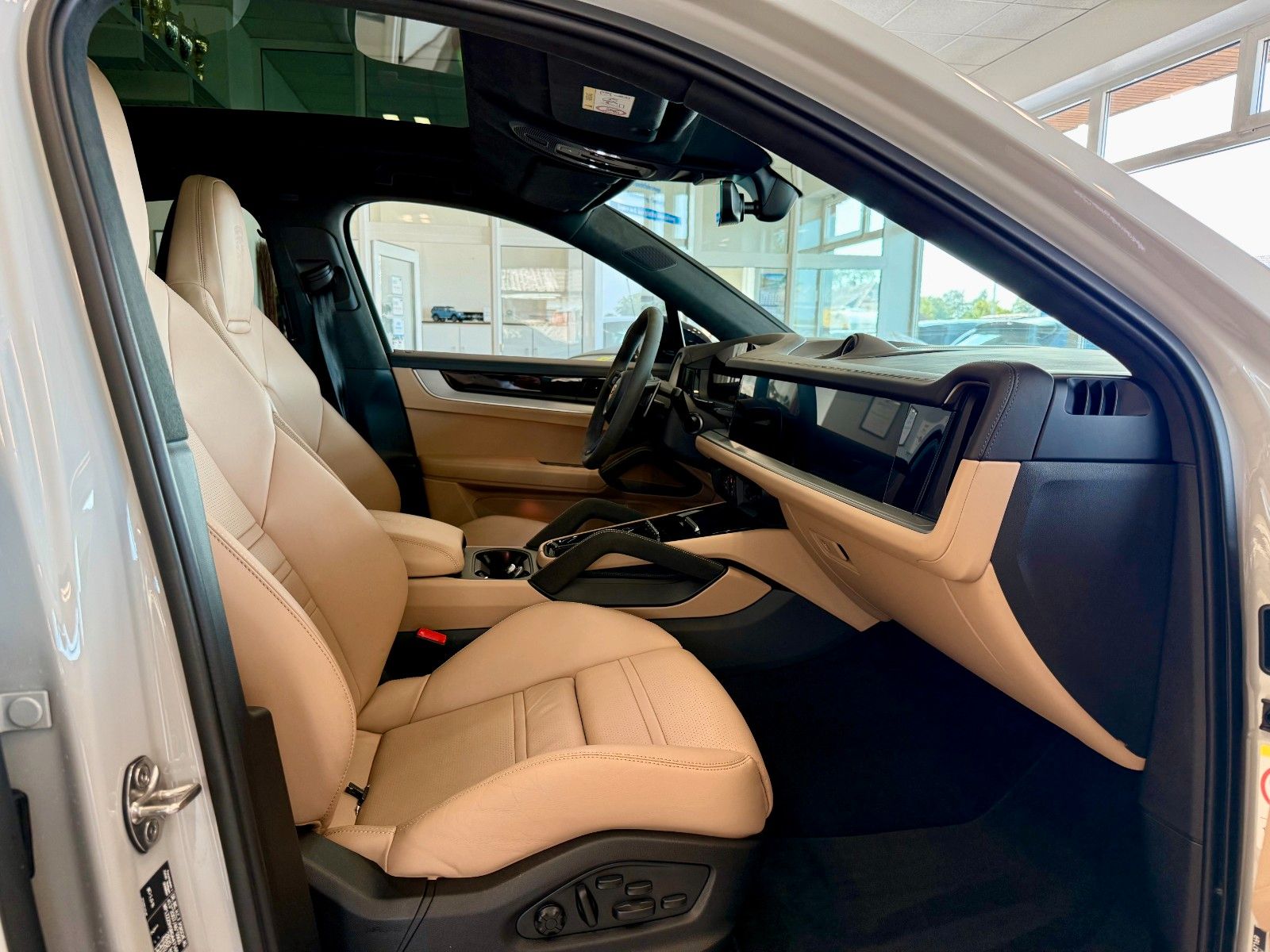 Fahrzeugabbildung Porsche Cayenne Coupe SportDesign/Burmester/HeadUp/ACC