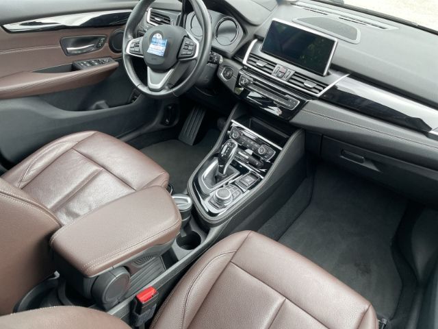 Fahrzeugabbildung BMW 218 Active Tourer i Luxury Line Autom. Navi, Ein