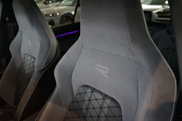 Volkswagen Golf 2.0 TDI R-Line | Pano | Matrix | Navi | ACC Volkswagen Golf 2.0 TDI R-Line | Pano | Matrix | Navi | ACC