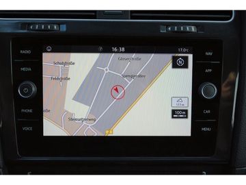 Fahrzeugabbildung Volkswagen Golf VII 1.6 Comfortline+AUTOMATIK+MASSAGE+NAVI+