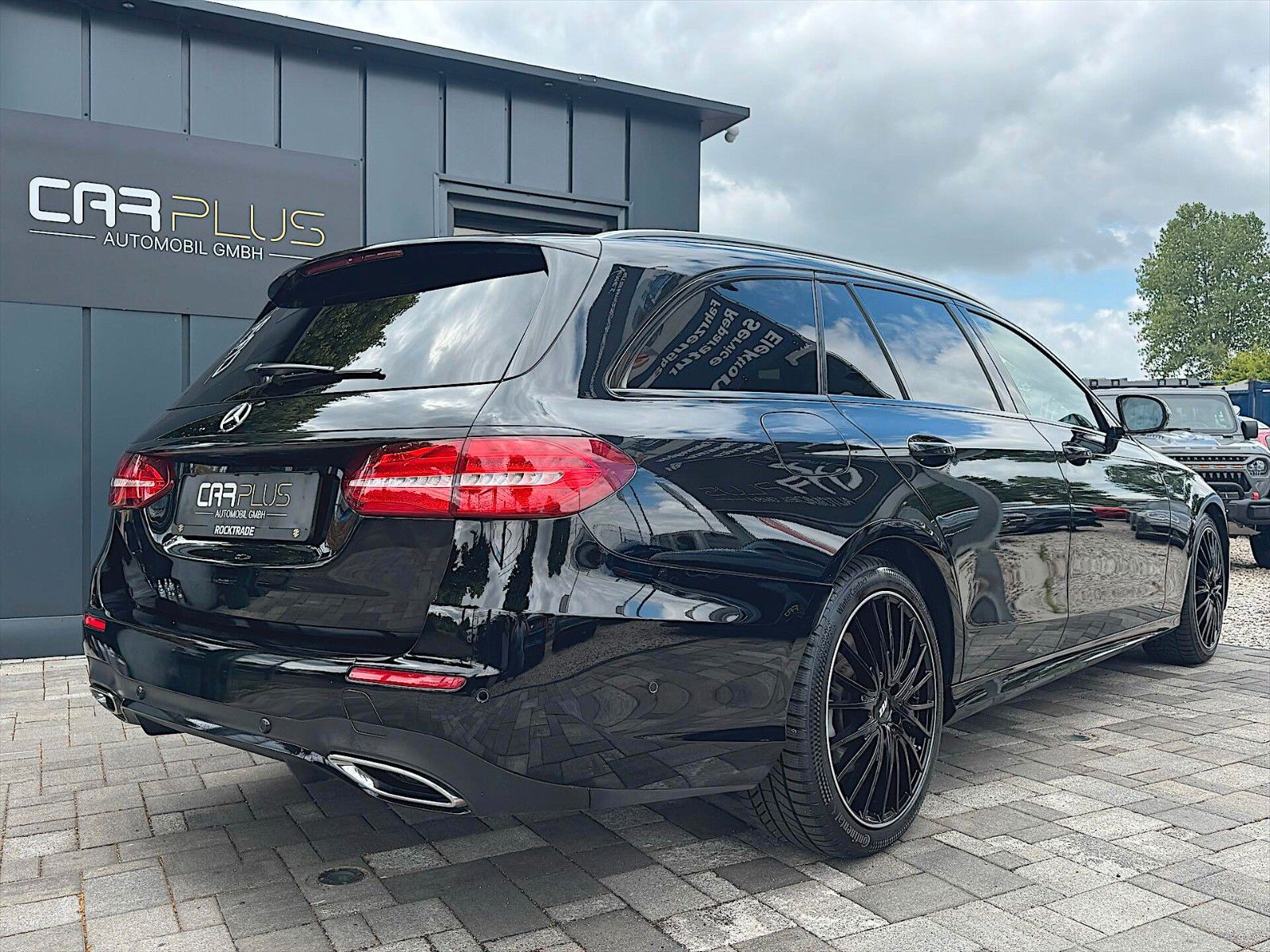 Fahrzeugabbildung Mercedes-Benz E 350d 4Matic AMG Night Paket*ACC*LED*BURMESTER*
