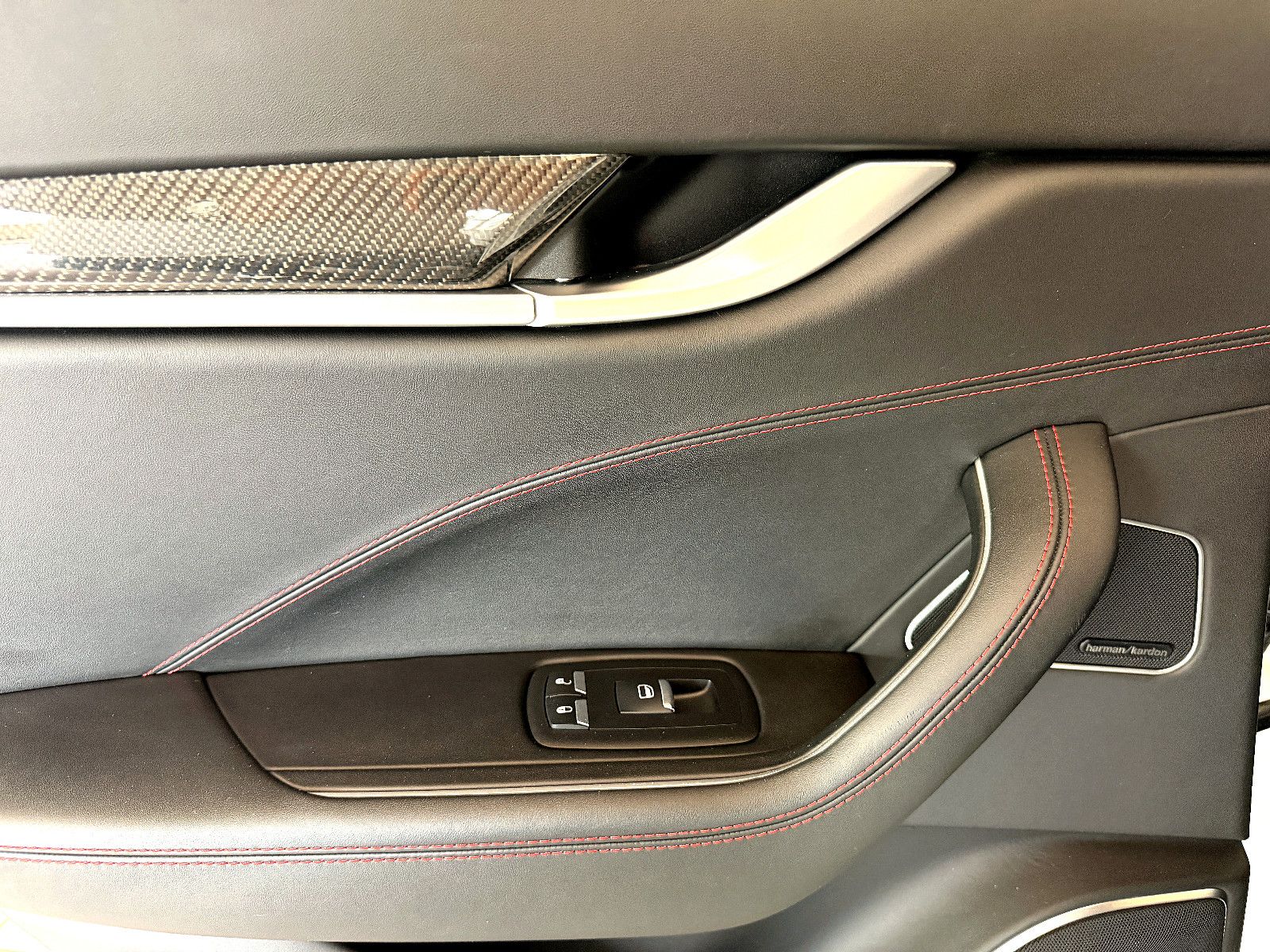 Fahrzeugabbildung Maserati Levante S/CARBON/HARMAN-KARDON/KAMERA/BRD