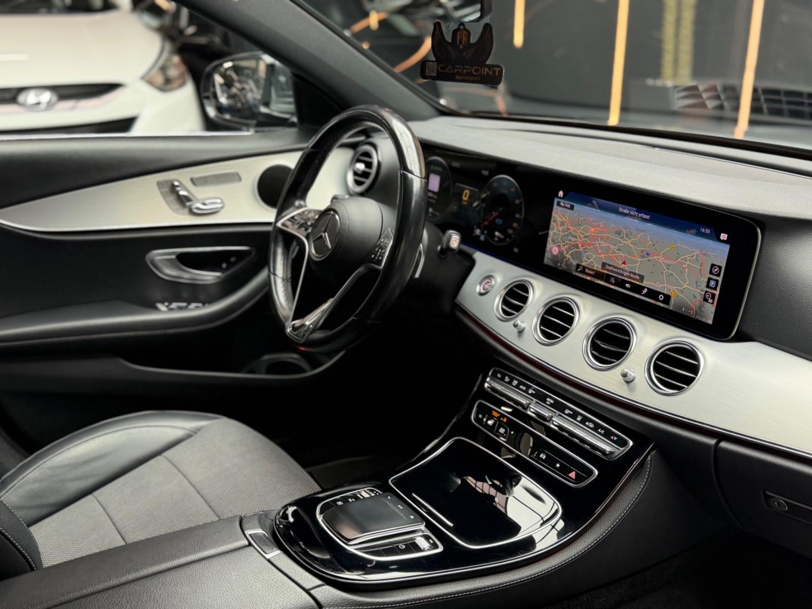Mercedes-Benz E 300de Limousine / Multibeam-LED / Widescreen