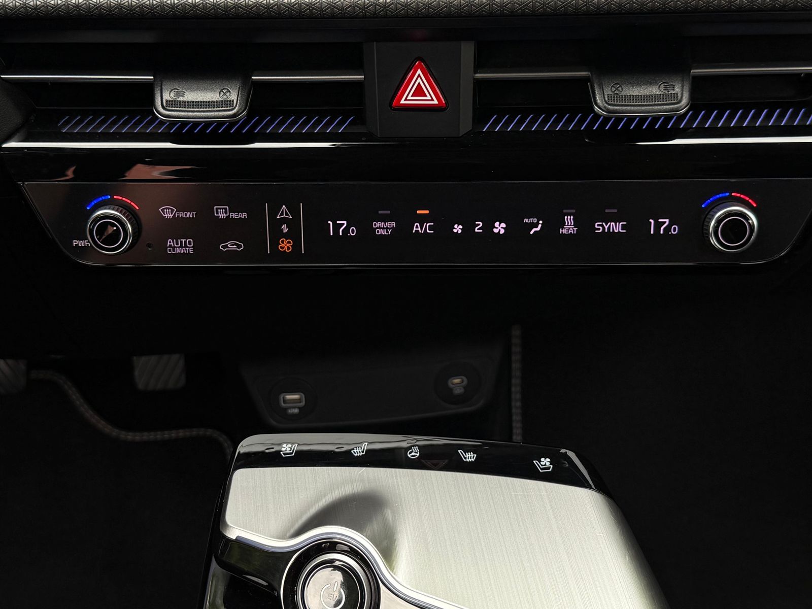 Fahrzeugabbildung Kia EV6 77,4 kWh 2WD WÄPU+CCS+NAV+KAM+AMBI+LEDER+SHZ
