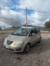 Lancia MUSA 1.4 16V Poltrona Frau - Lancia Musa Poltrona-Frau mit Benzin-Antrieb