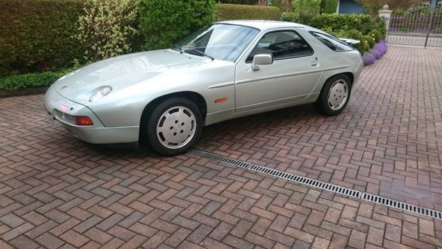 Porsche 928 S 4