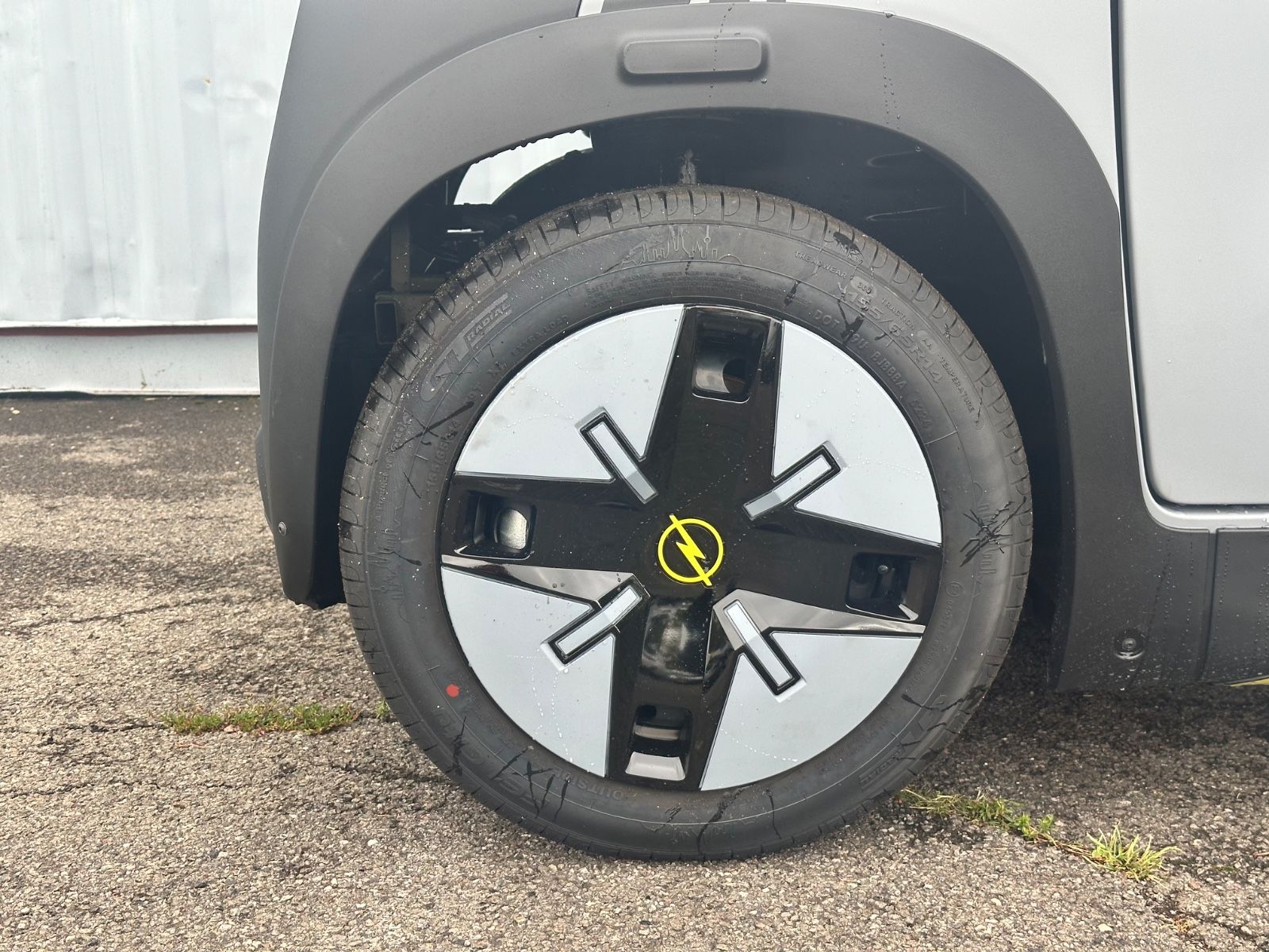 Fahrzeugabbildung Opel Rocks-e Tekno
