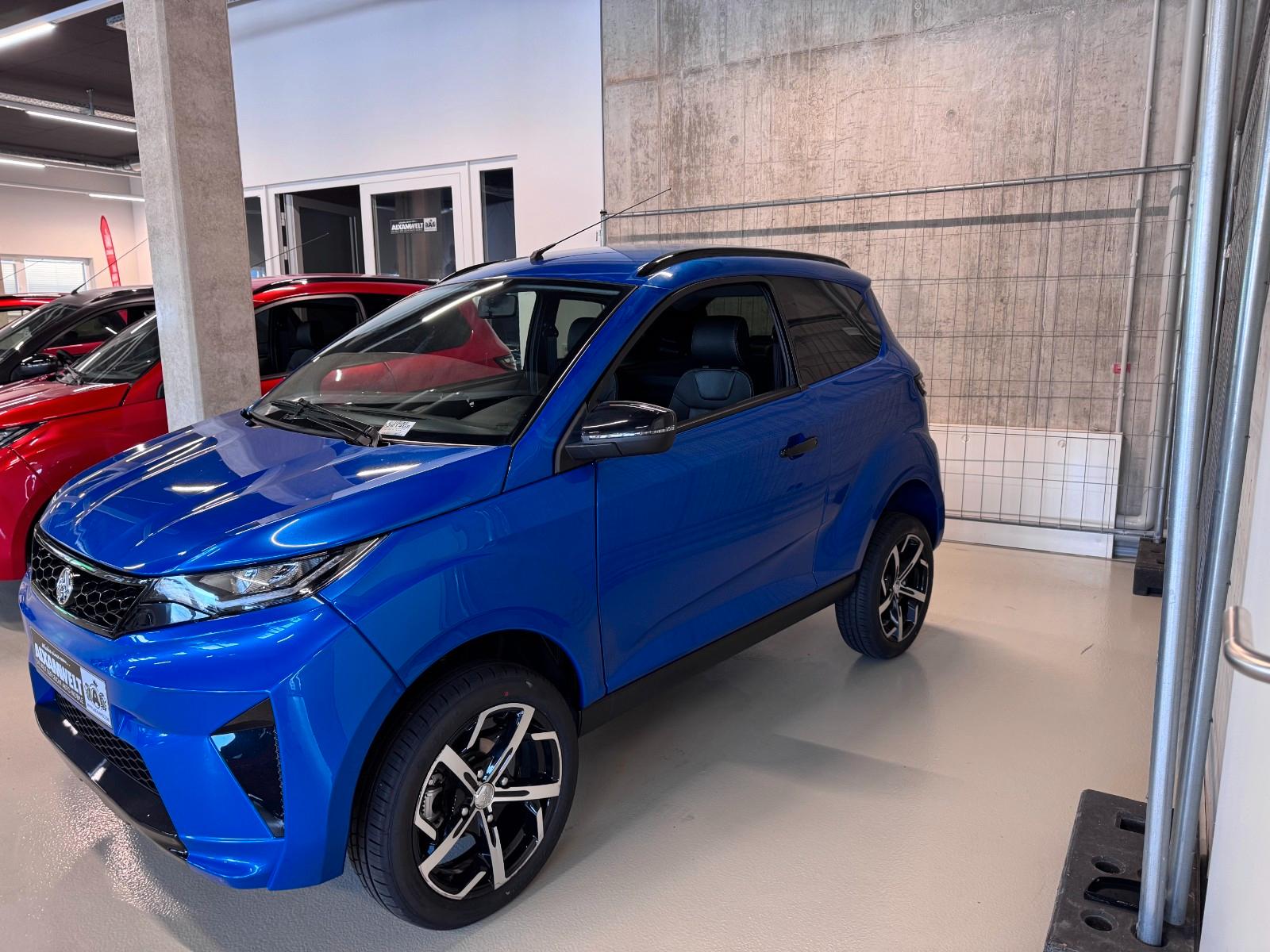 Aixam Ambition Crossover Premium  saphirblaumetallic