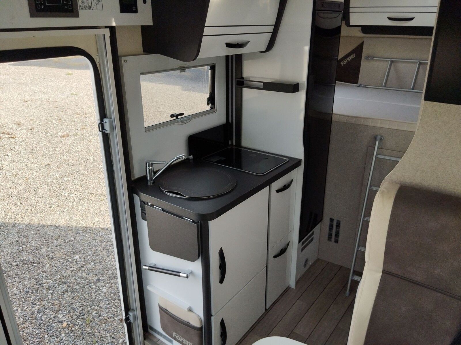 Fahrzeugabbildung Forster T FT599HB Travel Line Comfort Pakete Sat/TV