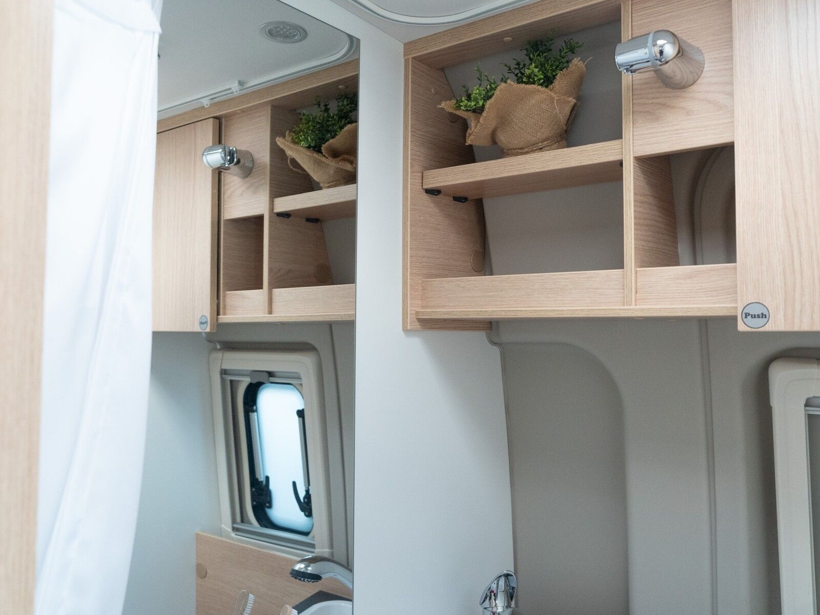 Fahrzeugabbildung Sunlight Adventure Cliff 602 AKTION*Rahmenfenster