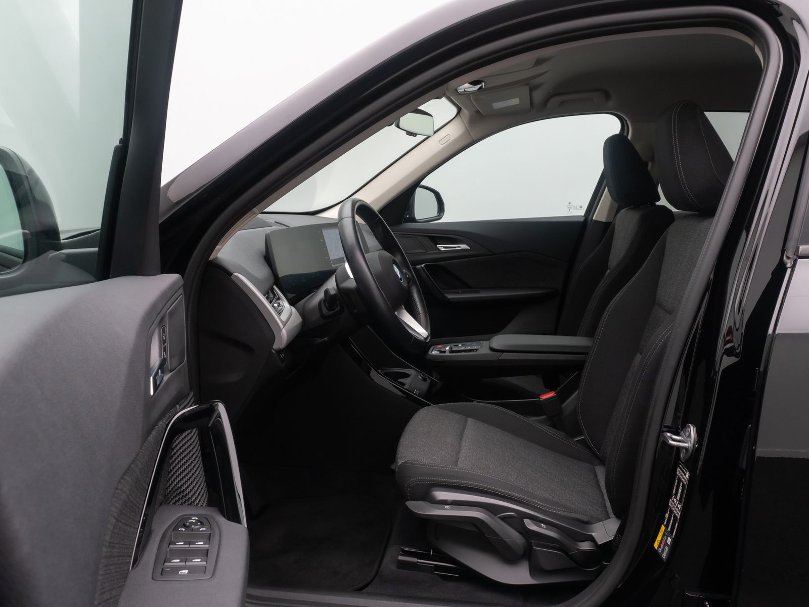 Fahrzeugabbildung BMW iX1 xD30 HUD DAB Komfort FernlichtAs Geschwindig