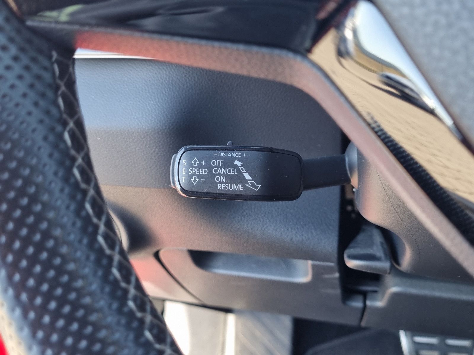 Fahrzeugabbildung SKODA Karoq Sportline 4x4 2,0 TSI DSG Navi ACC AHK PDC