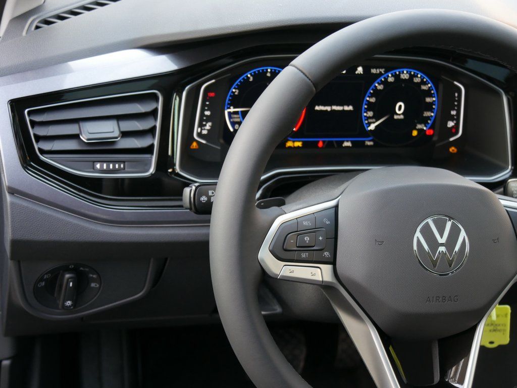 Fahrzeugabbildung Volkswagen Polo Style 1.0 TSI DSG AHK Navi RFK