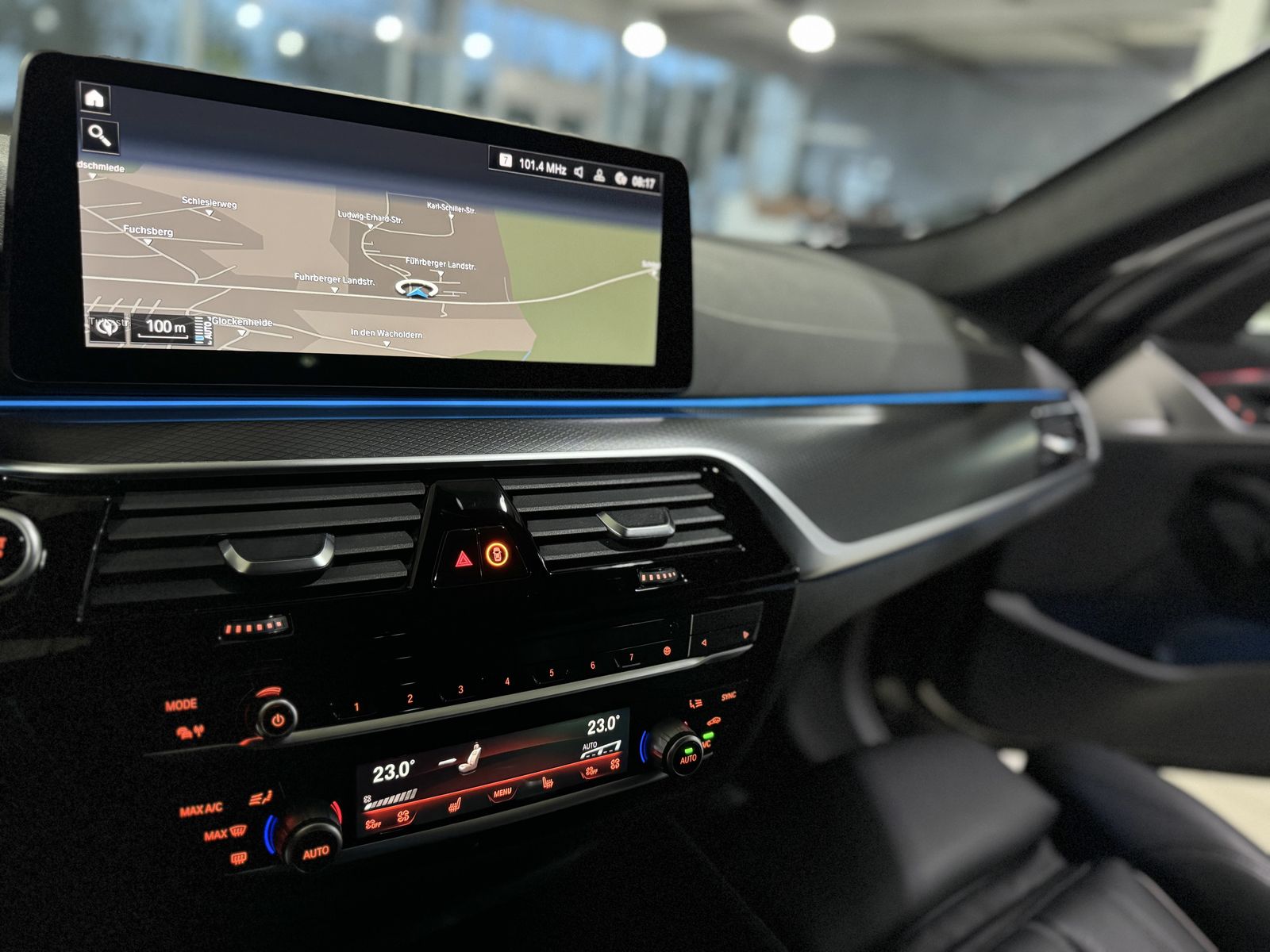 Fahrzeugabbildung BMW 530e M Sport Kamera Laser HUD DAB HiFi Komfort