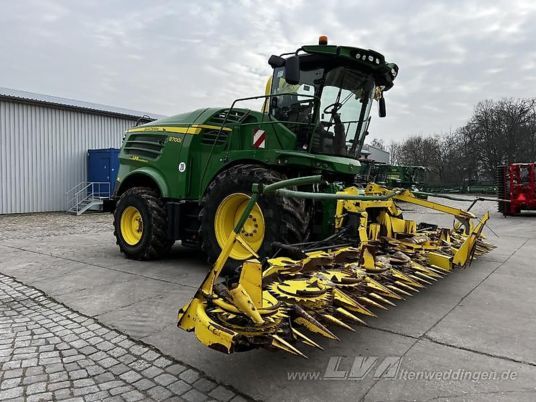 John Deere 8700