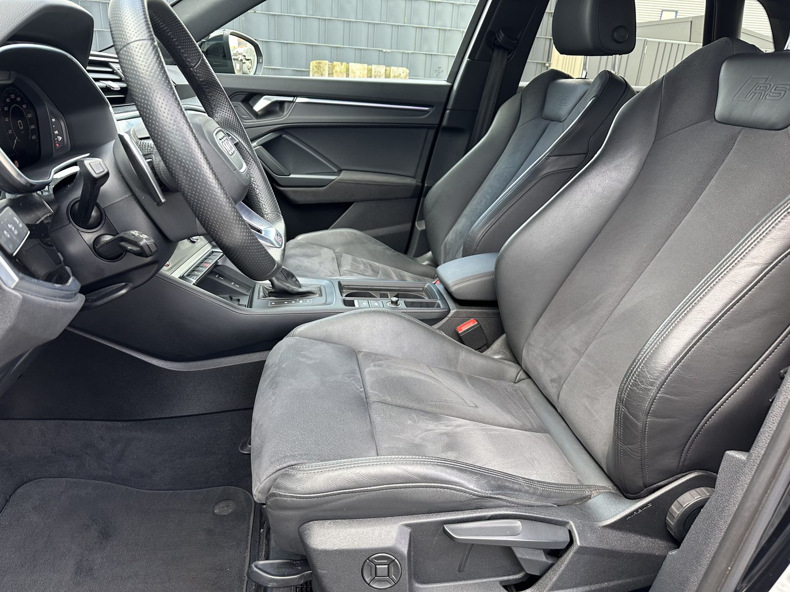 Fahrzeugabbildung Audi RSQ3 Quattro Black NAV+MATRIX+ACC+SONOS+VCOCK+PP