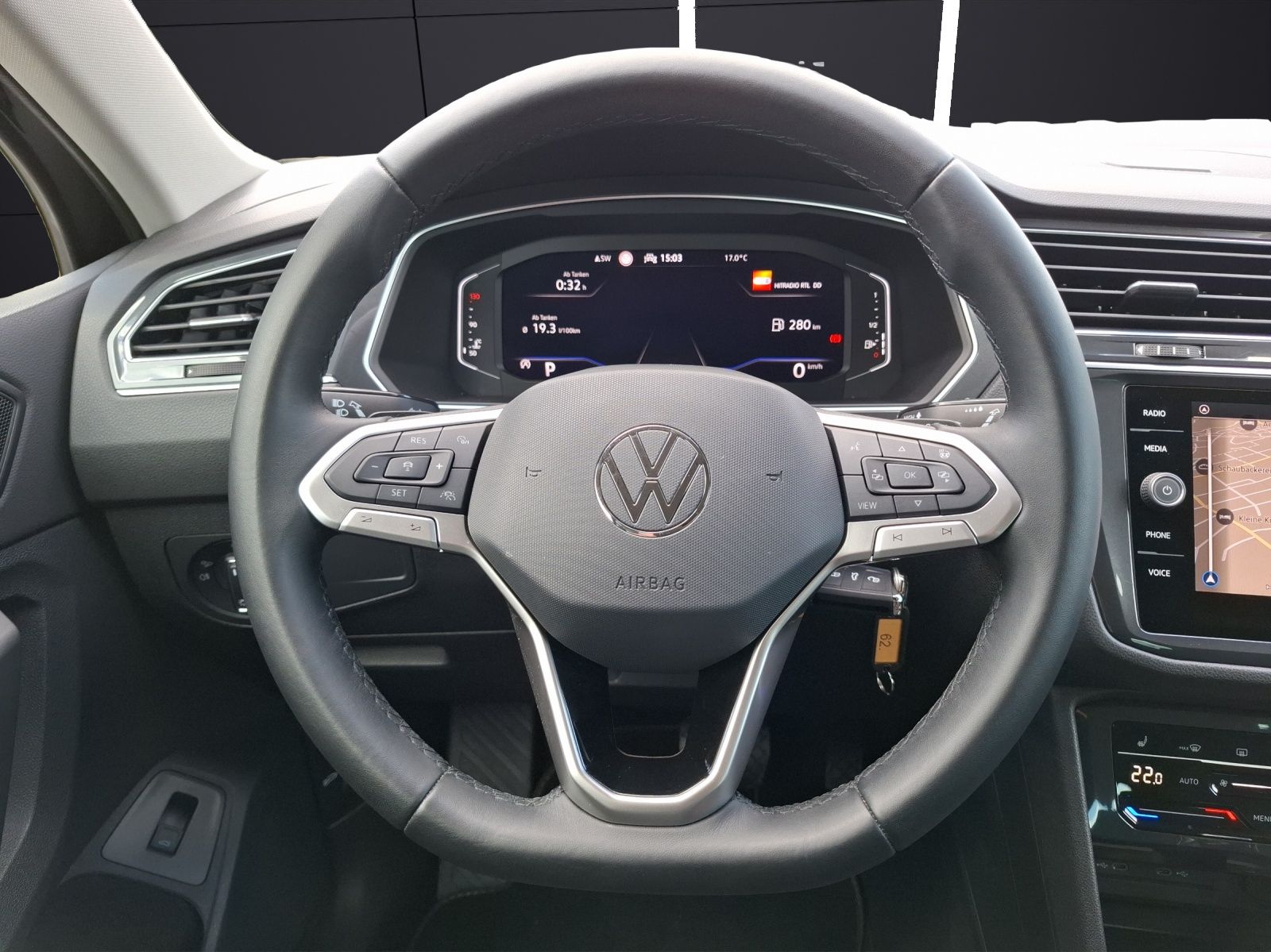 Fahrzeugabbildung Volkswagen Tiguan TDI Elegance DSG Matrix Navi AID ACC PDC