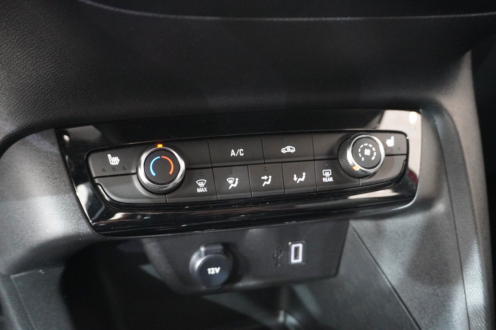 Fahrzeugabbildung Opel Corsa F 1.2 FACELIFT NAVI/LED/KAMERA/VIRTU./DAB+