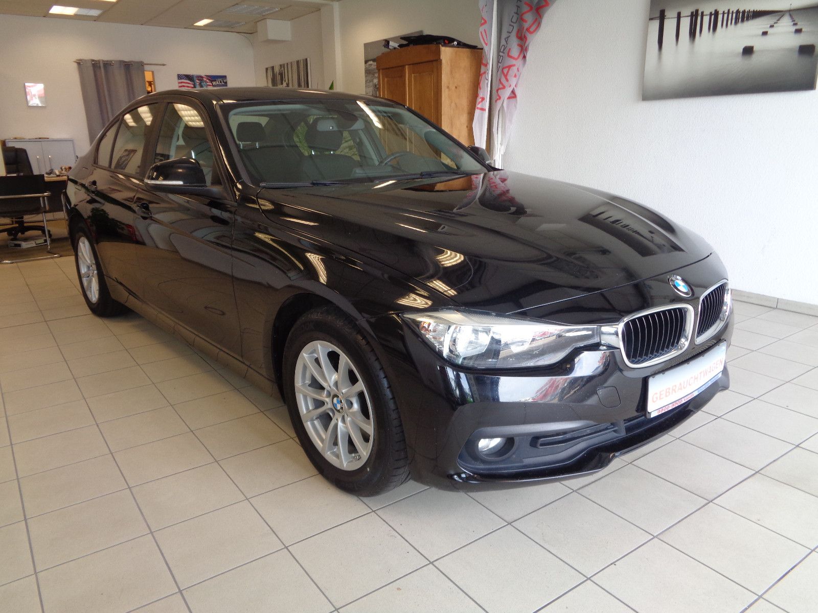 Fahrzeugabbildung BMW 320d / NAVI / GARANTIE / HEADUP /