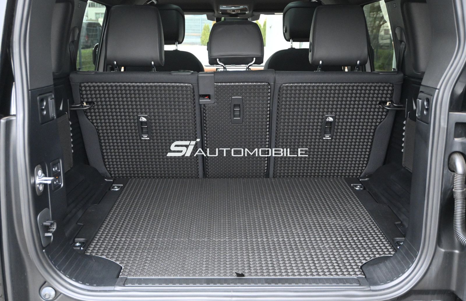 Fahrzeugabbildung Land Rover Defender 'X' D300 AWD °°UVP 125.666€°°VOLL°°
