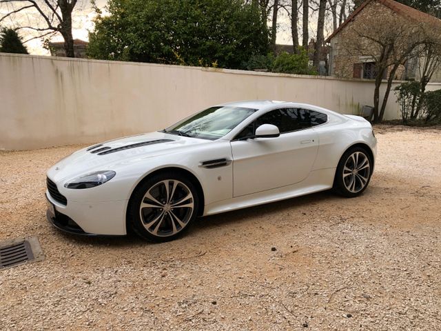 Aston Martin V12 Vantage*Manual*Collector*Exterior Carbon