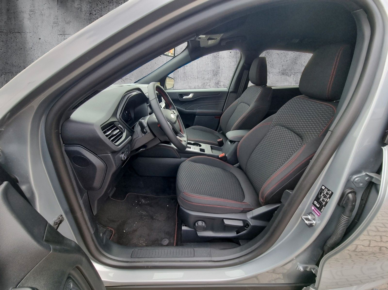 Fahrzeugabbildung Ford Kuga 1.5 EcoBoost ST-Line Automatik