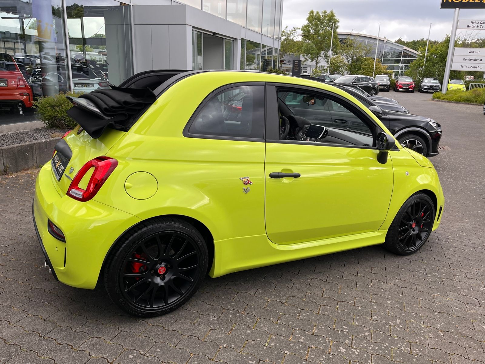 Fahrzeugabbildung Abarth 595 Competizione NAVI Xenon ALU