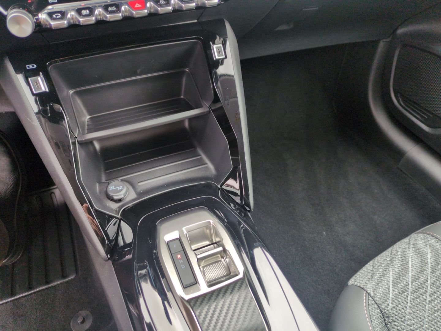 Peugeot 208 - Bild 23