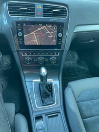 Volkswagen Golf - 9