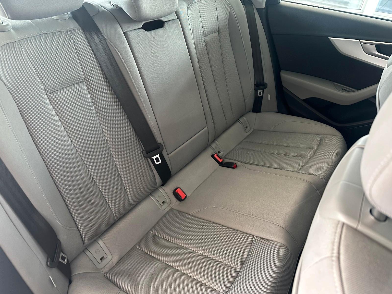 Audi A4 Avant*AHK*SHZ*NAVI*KLIMA*RDS*Standheizung*