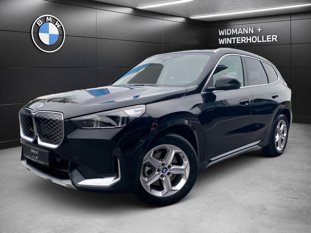 BMW iX1 xDrive30 FLA ParkAss. RFK KlimaA DAB LED