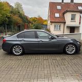 BMW F30 328i - graue BMW 328